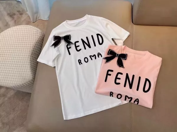 フェンディ服コピー 定番人気2021新品 FENDI レディース 半袖Tシャツ 2色