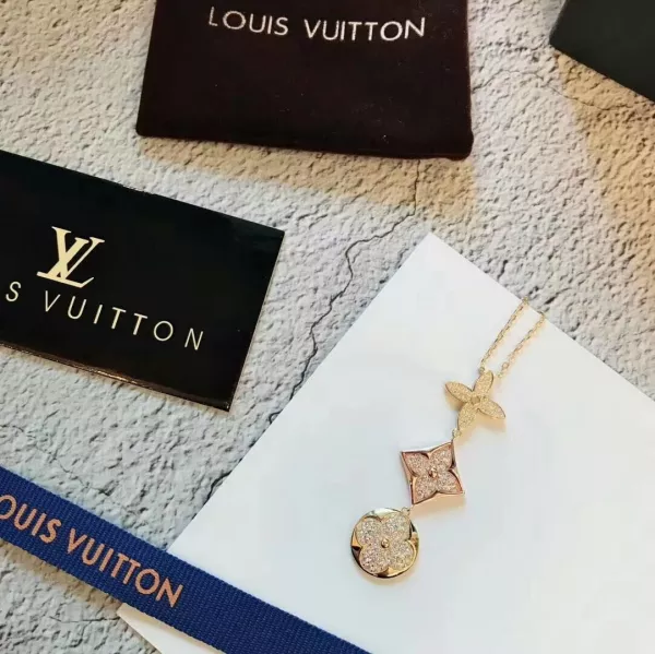 ルイヴィトンネックレスコピー 定番人気2021新品 Louis Vuitton レディース ネックレス925シルバー