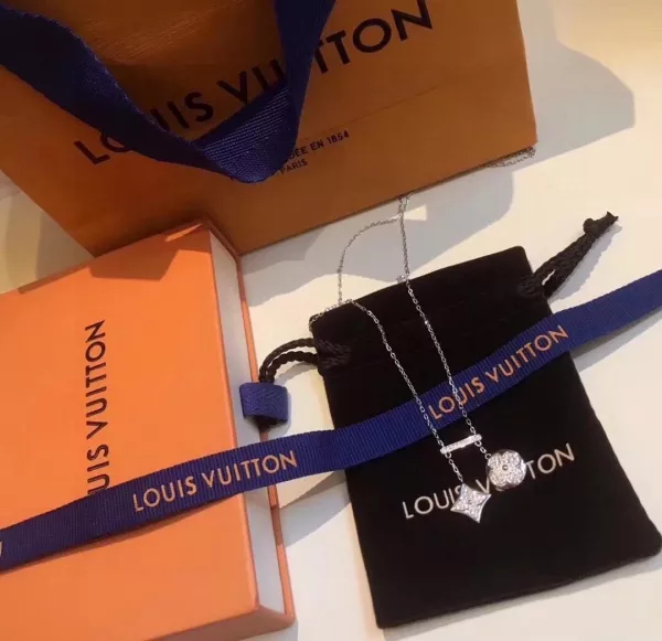 ルイヴィトンネックレスコピー 大人気2021新品 Louis Vuitton レディース ネックレス 925シルバー