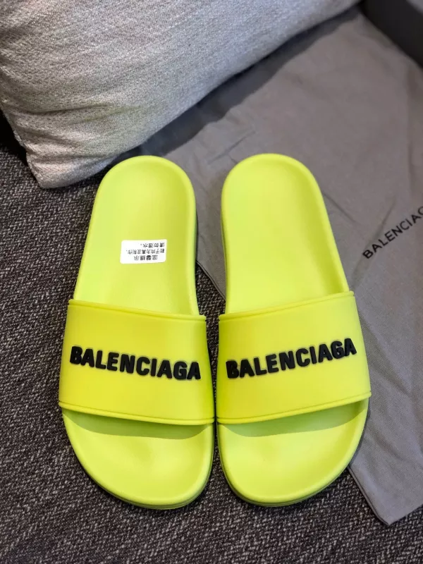 バレンシアガ 靴コピー 2021新品注目度NO.1 BALENCIAGA メンズ サンダル-スリッパ