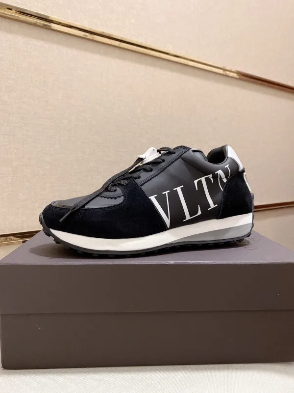 ヴァレンティノ靴コピー 大人気2022新品 Valentino メンズ スニーカー