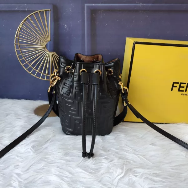 フェンディバッグコピー 定番人気2022新品 FENDI レディース バケツバッグ