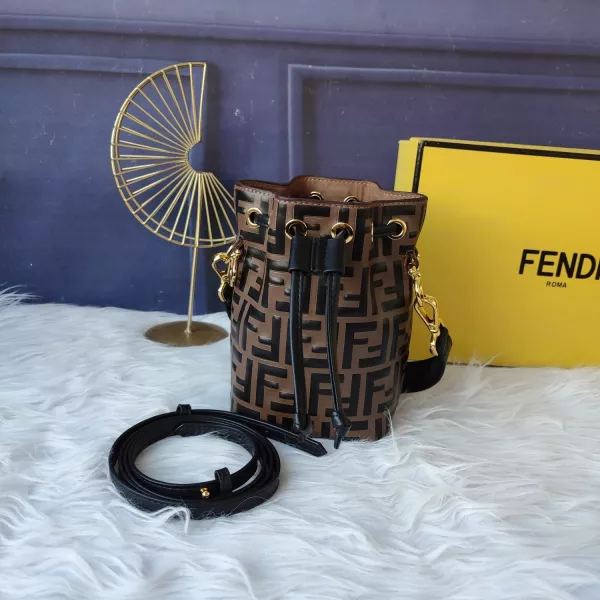 フェンディバッグコピー 定番人気2022新品 FENDI レディース バケツバッグ